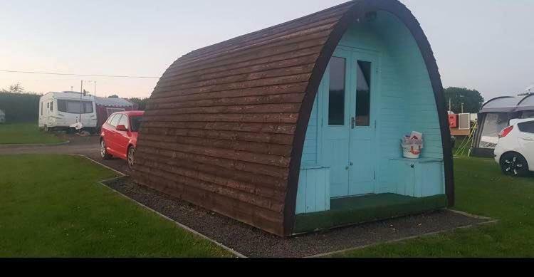 Meadow Glamping Hotel Carmarthen Exterior foto