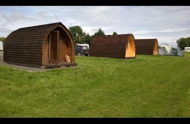 Meadow Glamping Hotel Carmarthen Exterior foto